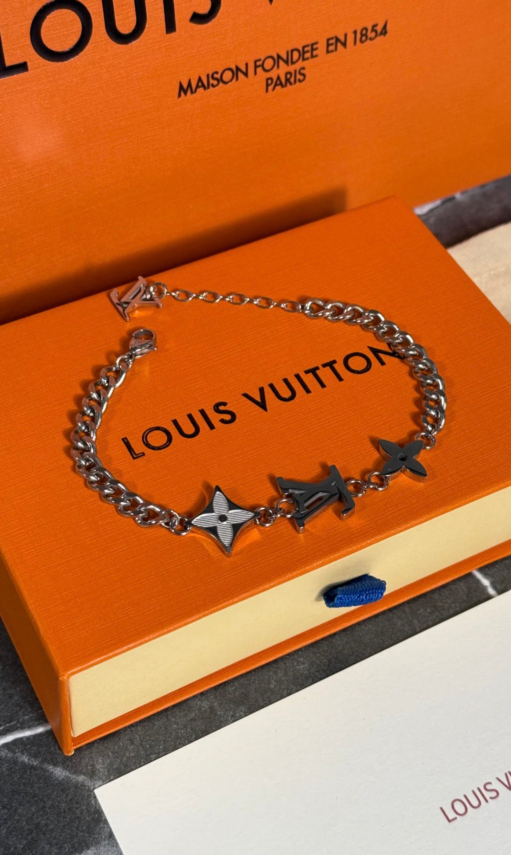 pulsera Lv x3